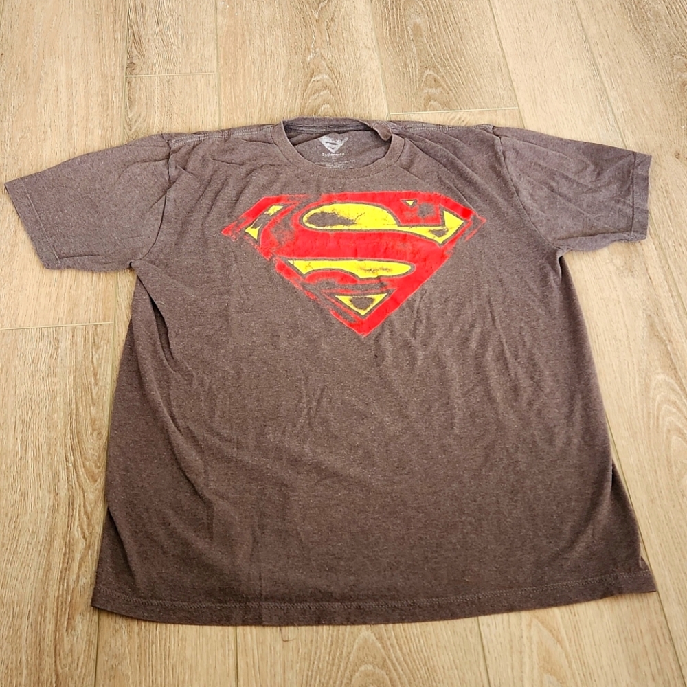 Mens Large fatigued Super-Man graphic T